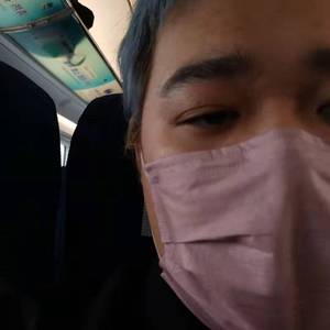 黄色妈妈爰在树林
